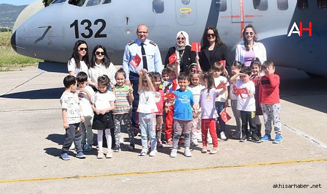 Akhisar Özel Tıfıl Anaokulu Öğrencilerinden Hava Meydan Komutanlığına Ziyaret