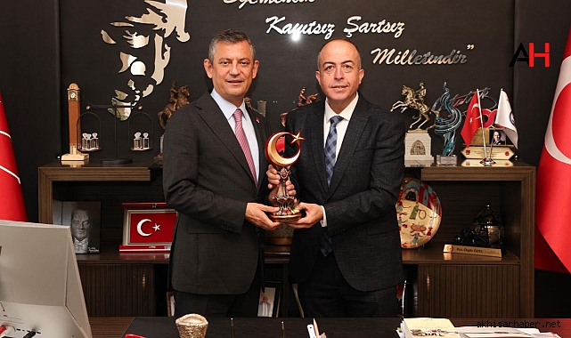 Akhisarlı Pazarcılardan CHP Genel Başkanı Özel'e ziyaret