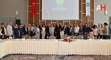 Başkan Zeyrek, Büyükşehir’de A Takımını Tanıttı