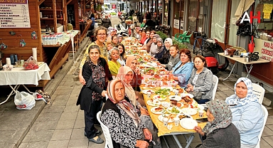Gökyüzü Çocukları Derneği, Anneler Günü'nde Özel Etkinlik Düzenledi