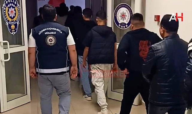 Manisa'da Göçmen Kaçakçılığı Operasyonu: 31 Yabancı Yakalandı