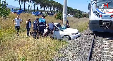 Manisa'da tren otomobili biçti! 1 kişi hayatını kaybetti