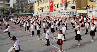 Misak-ı Milli İlkokulu'nda Coşkuyla 19 Mayıs Kutlaması