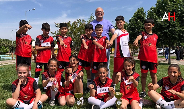 Namıkoğul İlkokulu'ndan Kros Yarışmasında Büyük Başarı