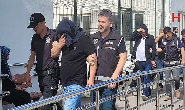 Piyasaya Sahte Altın Sürmeye Çalışan Çete Çökertildi