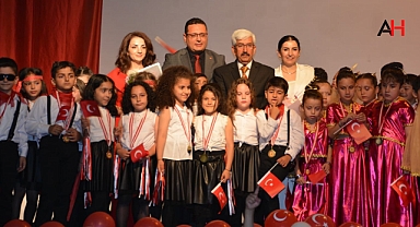 Ticaret Odası İlkokulu öğrencilerinin okuma bayramı sevinci