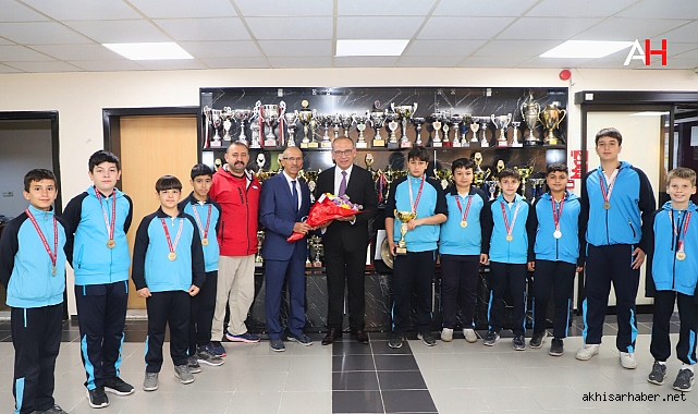 Turgutlu Belediye Başkanı Çetin Akın Şampiyonları Misafir Etti