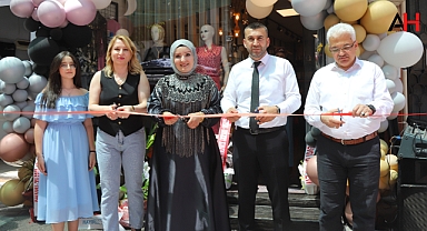 Akhisar'da Huriş Moda Tasarım Açıldı