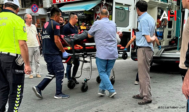 Akhisar'da Motosiklet Kazası: Sürücünün Ayağı Kırıldı