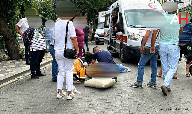 Akhisar'da Motosiklet ve Yaya Çarpışması: 1 Yaralı