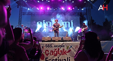 Akhisar'da Pinhani Coşkusu: 565. Çağlak Festivali'nde Muhteşem Konser