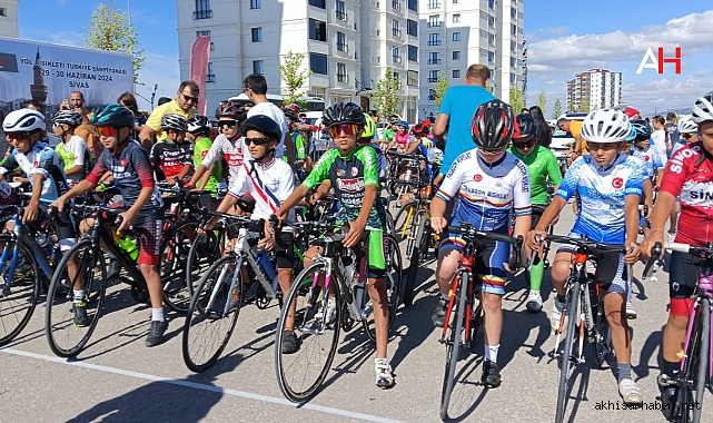 Akhisar İlçe Spor Kulübü'nden Türkiye Yol Şampiyonasında Büyük Başarı