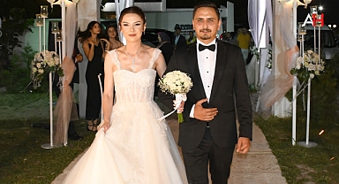 Begüm ve Ümmet Dünya Evine Girdi