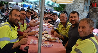 Gördes Çiçekli Köy Hayrına Rekor Katılım