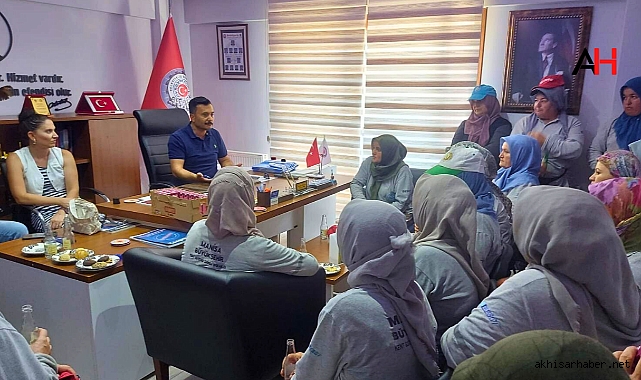 Manisa BESOT Kent Estetiği Kadın Emekçileri Belediye İş-Sendikasına "Evet" Dedi