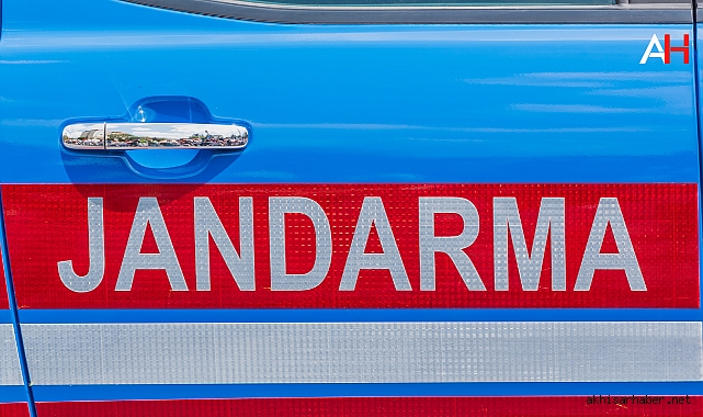 Manisa'da 13 Yaşındaki Kız, Sevgilisiyle Kaçtı, Jandarma Ekipleri Buldu