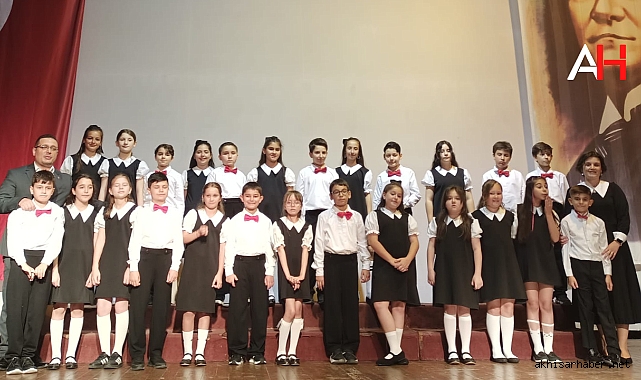 Misak-ı Milli İlkokulu 4-A Sınıfı Atatürk ve Cumhuriyet Korosu ile Unutulmaz Bir Gece