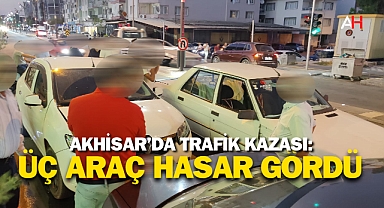Akhisar'da Trafik Kazası: Üç Araç Hasar Gördü