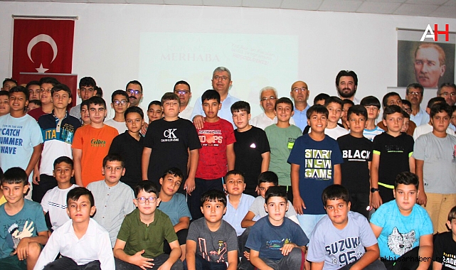 Akhisar’da Yaz Kur'an Kursları Öğrencilerle Buluştu