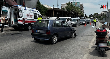 Akhisar Tütün Otel Kavşağında Tek Taraflı Trafik Kazası: Sürücü Yaralandı