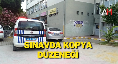 Ehliyet Sınavına Kopya Düzeneğiyle Girmek İsteyen Kişi Yakalandı