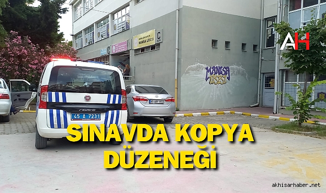 Ehliyet Sınavına Kopya Düzeneğiyle Girmek İsteyen Kişi Yakalandı