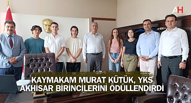Kaymakam Murat Kütük, YKS Akhisar Birincilerini Ödüllendirdi