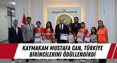Kaymakam Mustafa CAN, Türkiye Birincilerini Ödüllendirdi