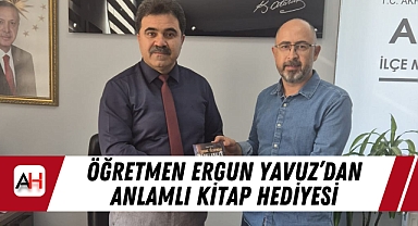 Öğretmen Ergun Yavuz’dan Anlamlı Kitap Hediyesi