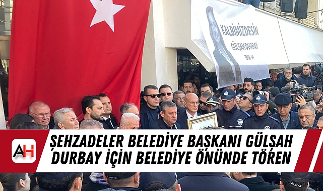 Şehzadeler Belediye Başkanı Gülşah Durbay için belediye önünde tören
