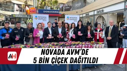 Novada AVM’de 5 Bin Çiçek Dağıtıldı