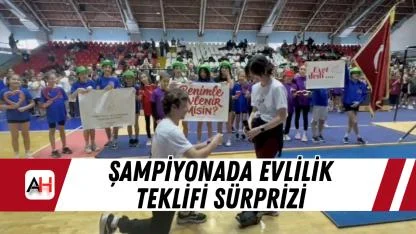 Şampiyonada Evlilik Teklifi Sürprizi