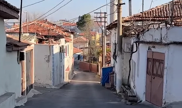 Akhisar Sokakları yokuş