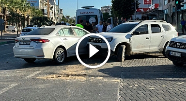 Akhisar'da sabah saatlerinde iki otomobilin karıştığı kazada yaralılar var