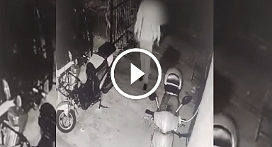 Akhisar Reşatbey Mahallesindeki hırsızlık olayı kameralara yansıdı