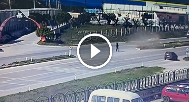 Akhisar-Saruhanlı Yolunda Kaza anı kameralara yansıdı